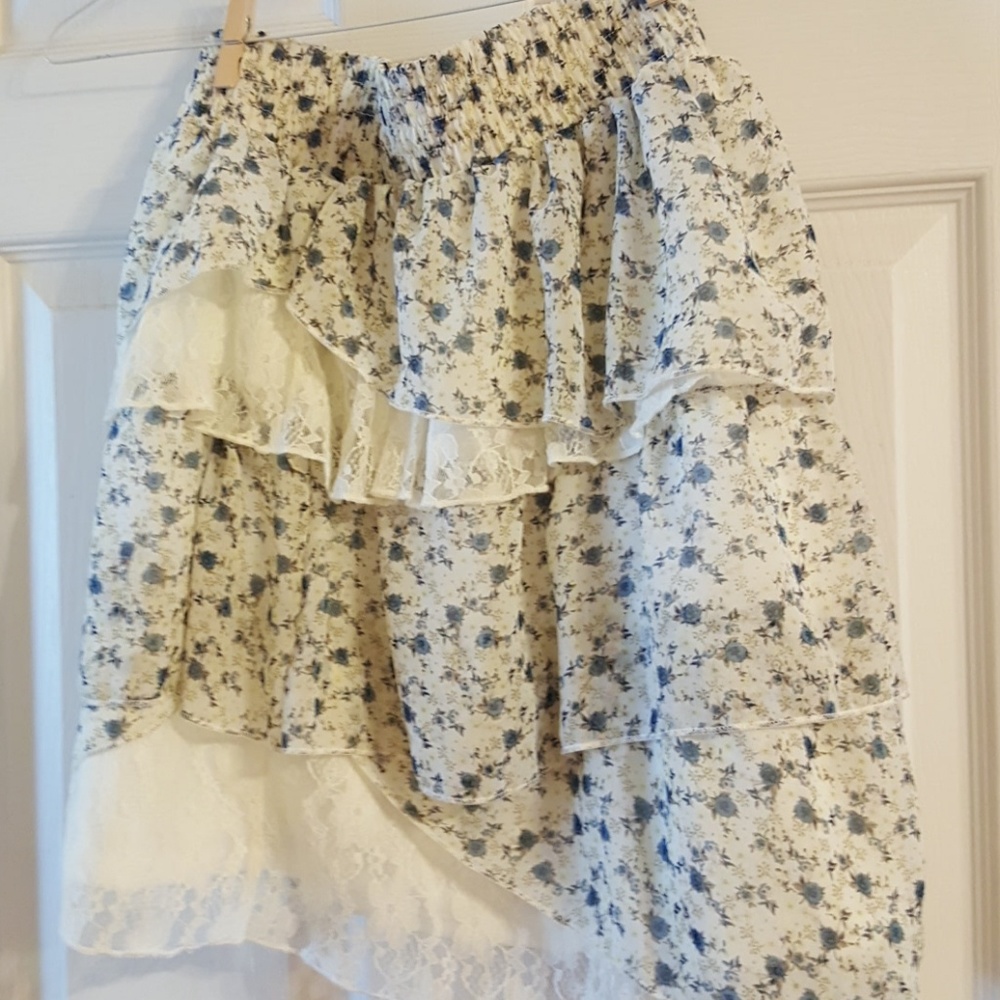 Ruffled skirt
